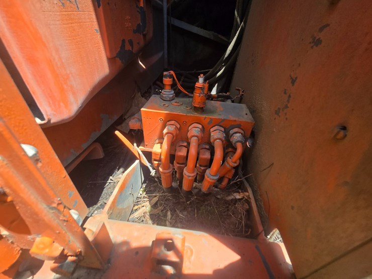 hitachi-ex160-lc-image-47