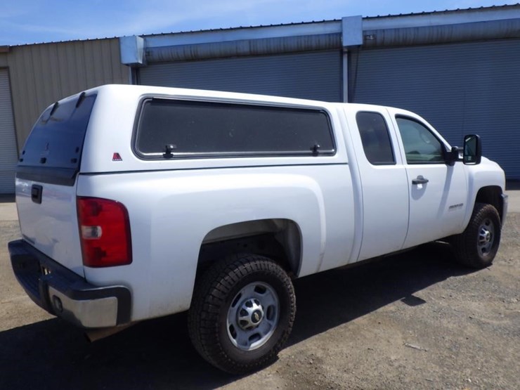 2013-chevrolet-2500hd-image-3