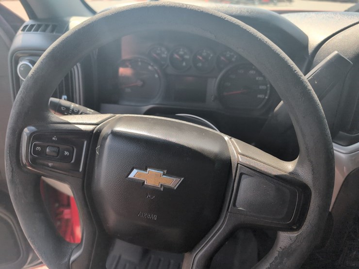 2020-chevrolet-silverado-2500hd-image-17