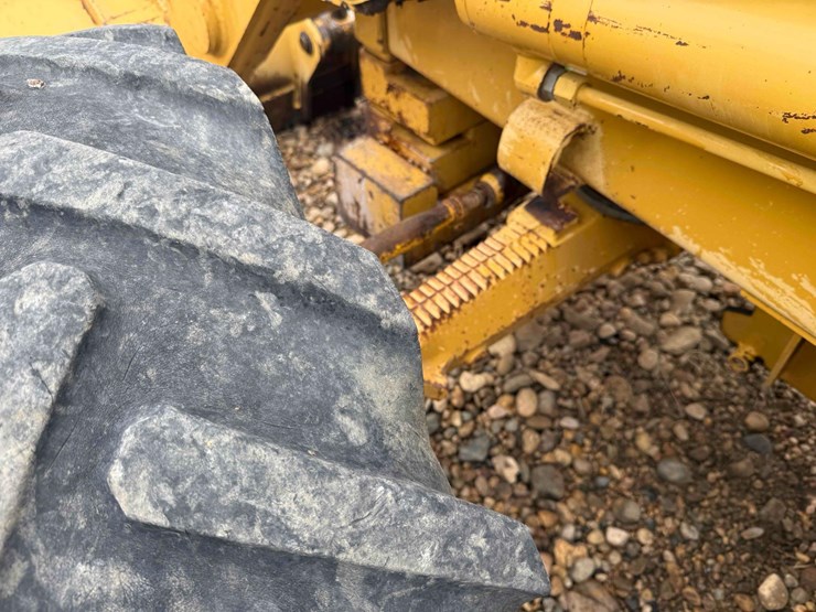 cat-426l-backhoe-image-18