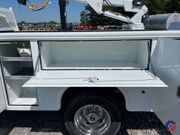 2011-ford-f450-image-23
