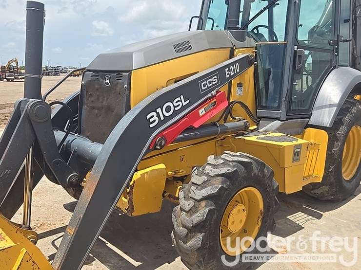 2020-deere-310sl-image-17