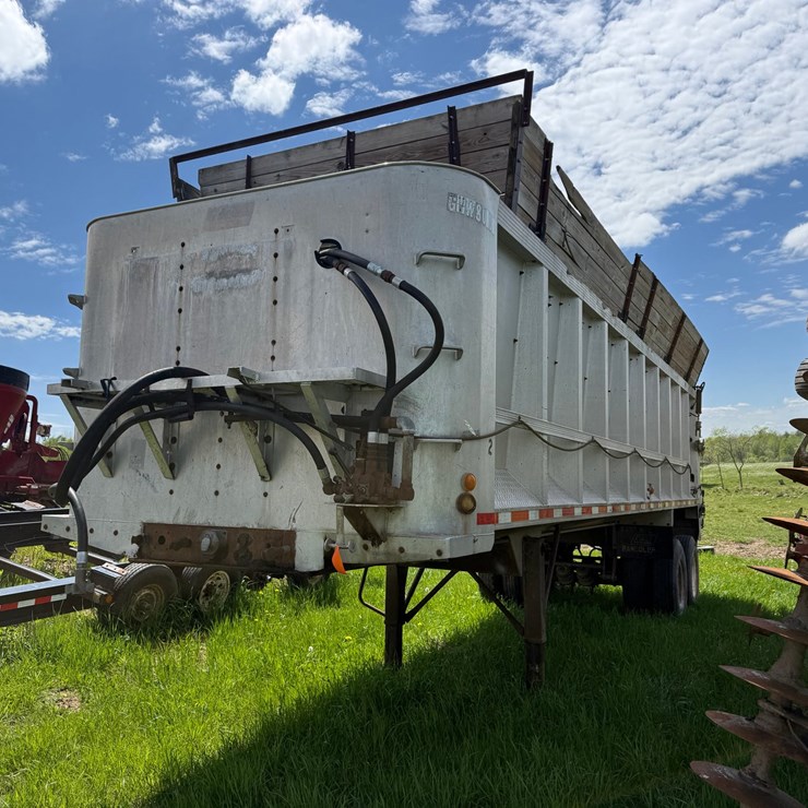 #468 • 1979 Easton Pusher 28' Semi Pusher Trailer (Has WI Title) (Stanley, WI)