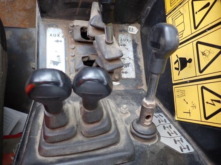 2010-jcb-510-56-image-20