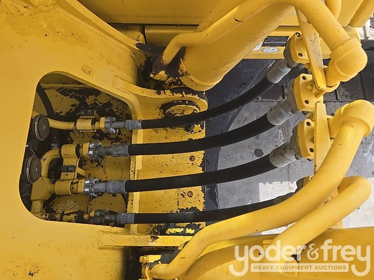 2017-komatsu-pc210-lc-11-image-29