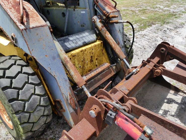 new-holland-ls180-image-4