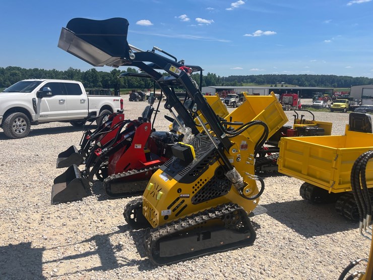 #105-•-skid-steer-loader-ssl60-image-1