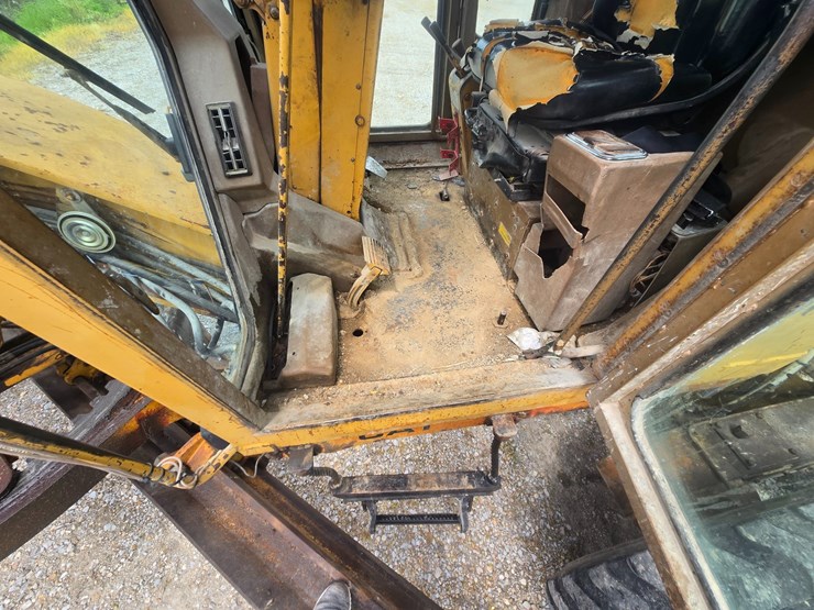 1981-caterpillar-12g-image-37