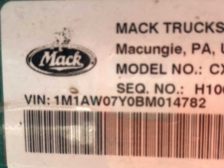 #310-•-2011-mack-semi-tractor-(has-wi-title)-(denmark,-wi)-image-43