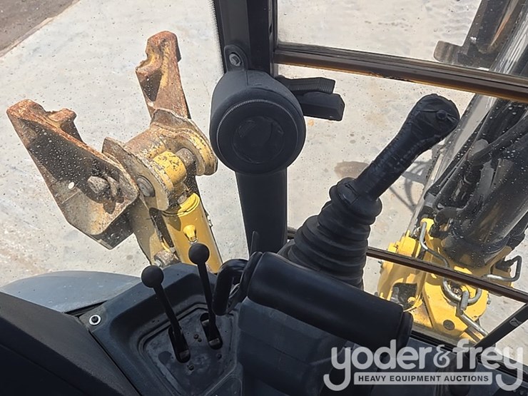 2020-deere-310sl-image-55