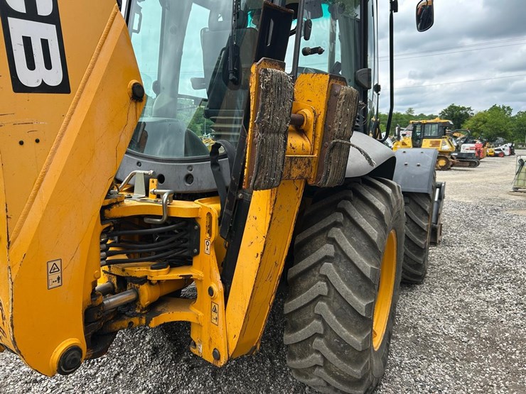jcb-4cx-image-13