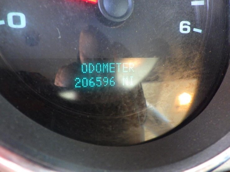 2013-chevrolet-2500hd-image-11