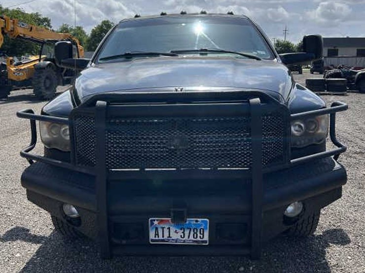 2004-dodge-ram-3500-image-2