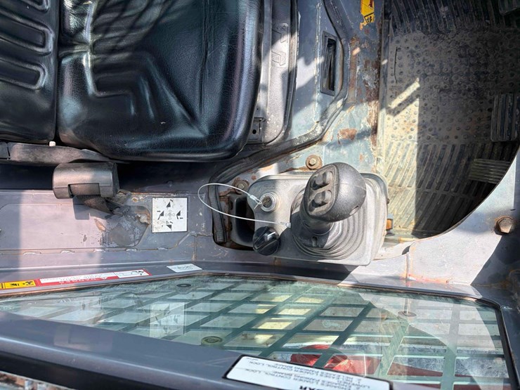 2019-takeuchi-tl6r-image-11