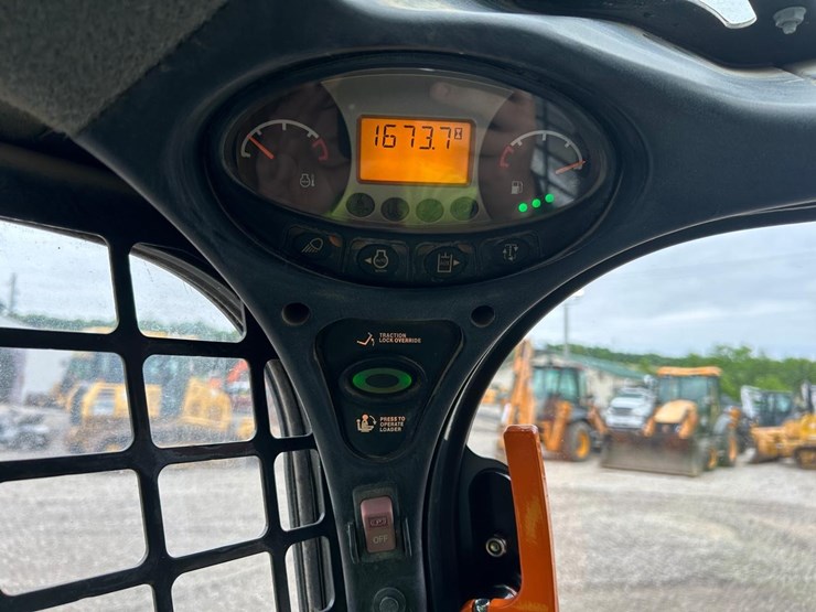 2019-bobcat-t770-image-24