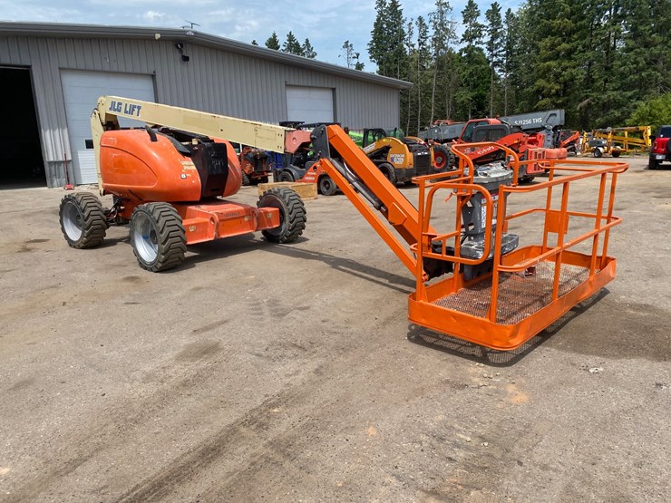 2012-jlg-600aj-image-3