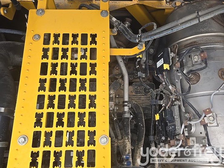 2022-komatsu-pc360-lc-11-image-52