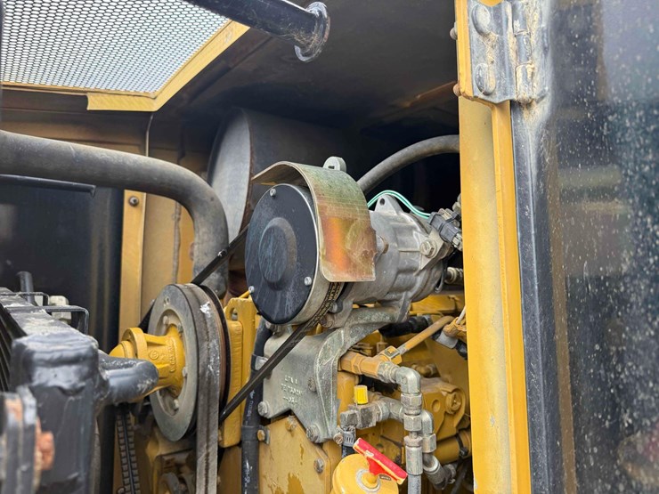 caterpillar-950g-image-16
