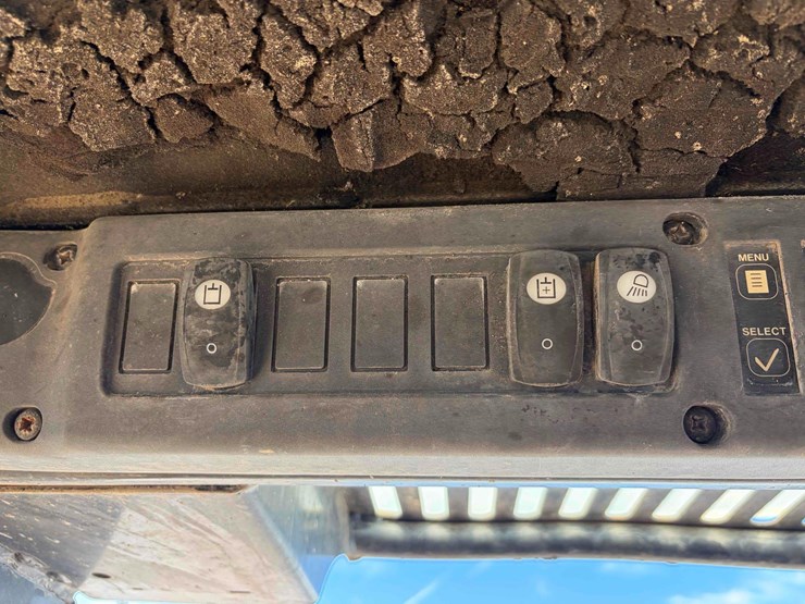 john-deere-325-image-14