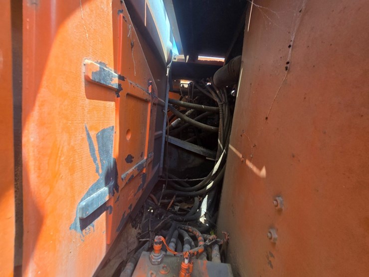 hitachi-ex160-lc-image-48