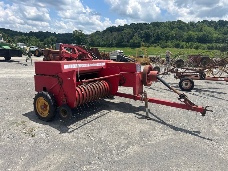 massey-ferguson-12-image-1