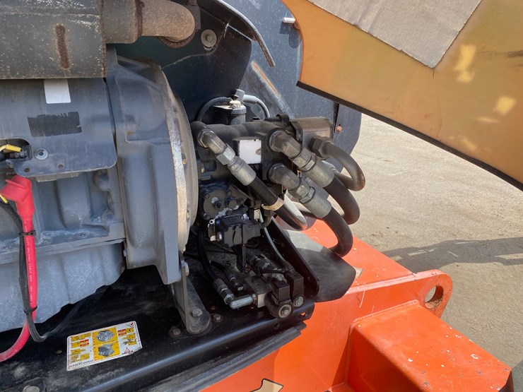 2012-jlg-600aj-image-37