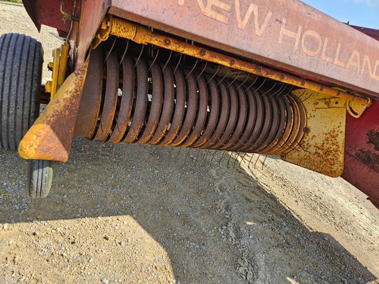 new-holland-273-image-12