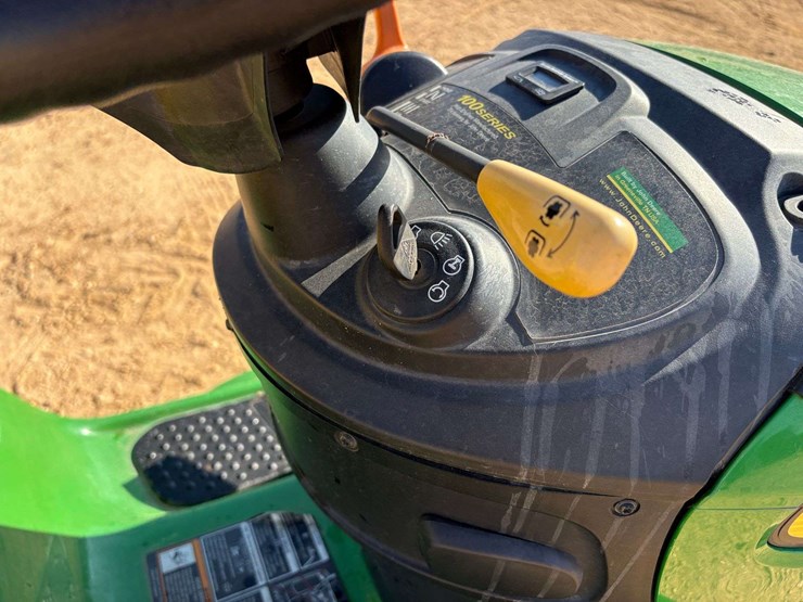 2016-john-deere-d110-image-10