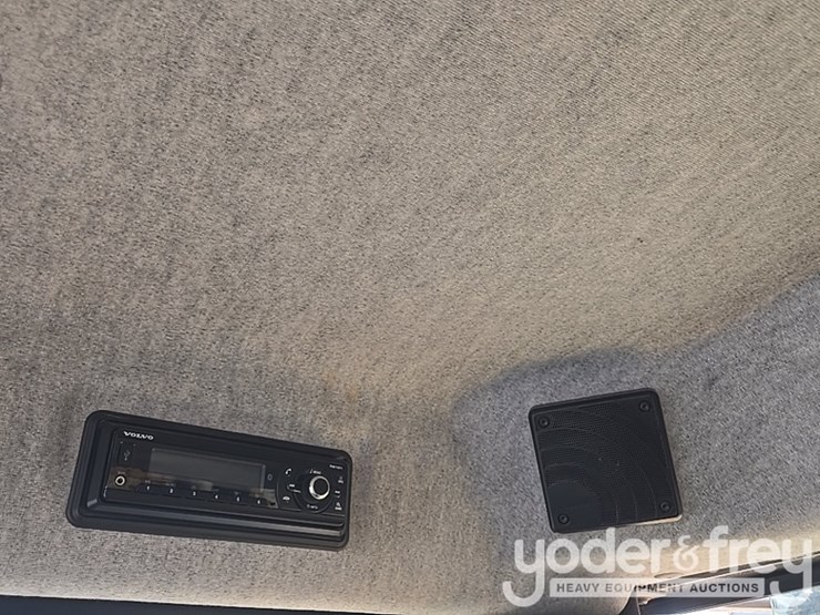 2022-volvo-a25g-image-59