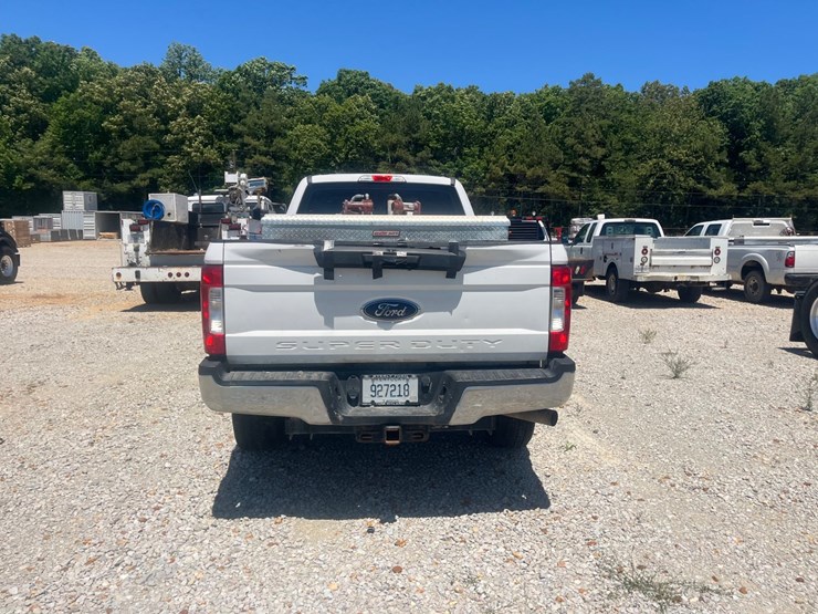 2018-ford-f250-xl-image-5