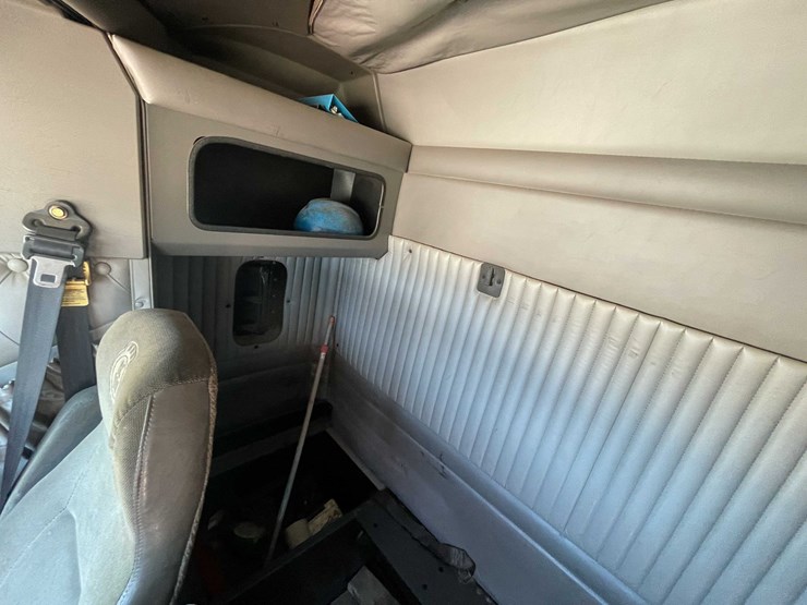 2004-kenworth-t800-image-52
