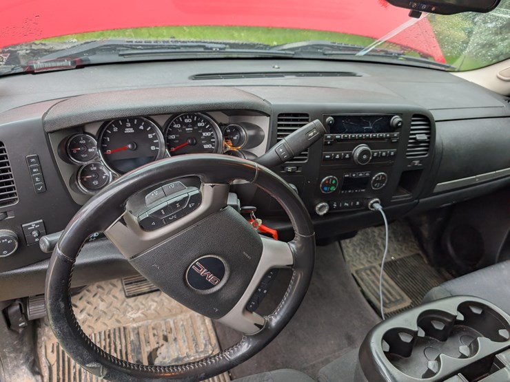 2010-gmc-sierra-1500-image-17
