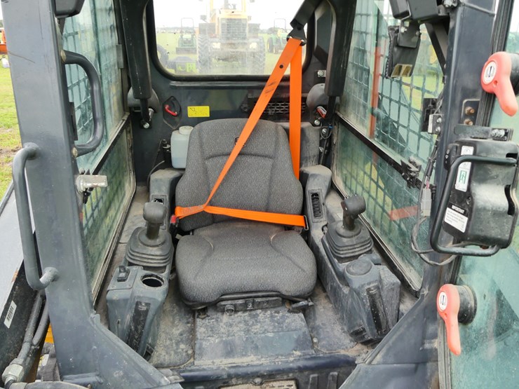 2023-deere-317g-image-13