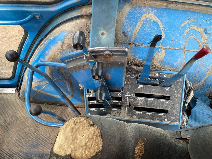 ford-7710-image-45