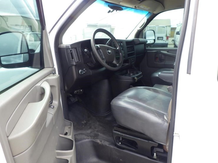 2013-chevrolet-express-2500-image-5