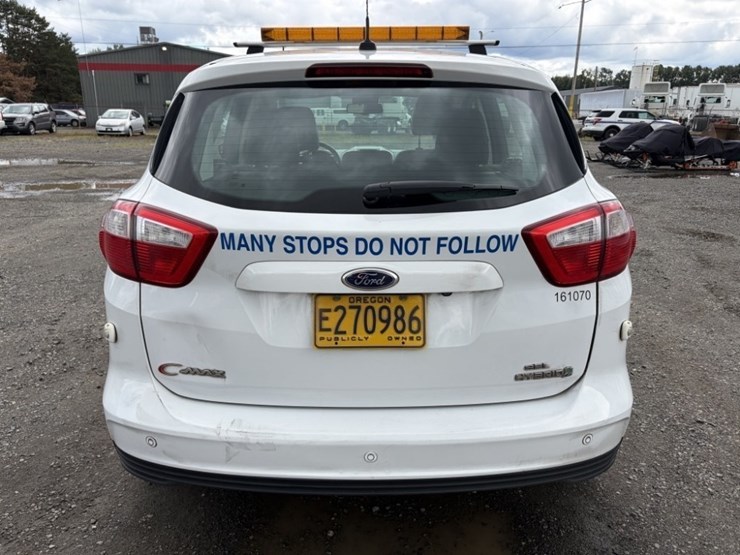 2016-ford-c-max-sel-hybrid-sedan-image-5
