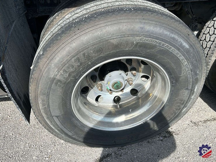 2020-kenworth-t880-image-11