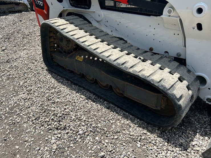 2024-bobcat-t770-image-12