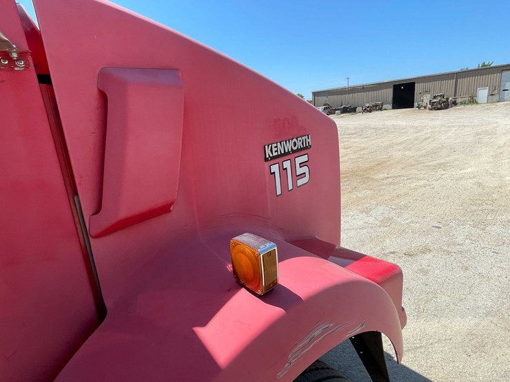 2004-kenworth-t800-image-45