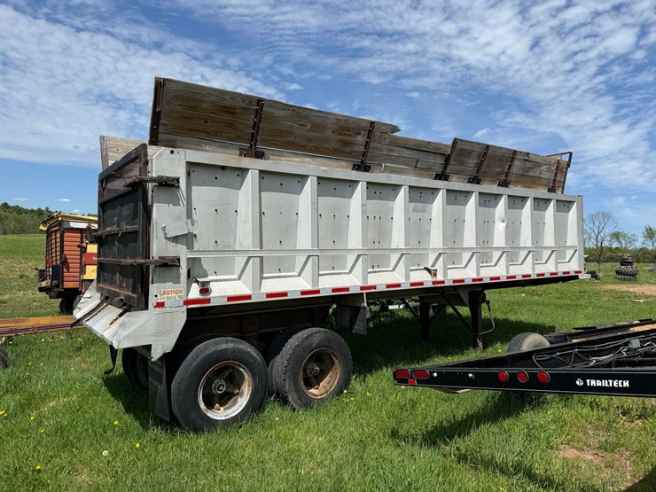 #468-•-1979-easton-pusher-28'-semi-pusher-trailer-(has-wi-title)-(stanley,-wi)-image-4