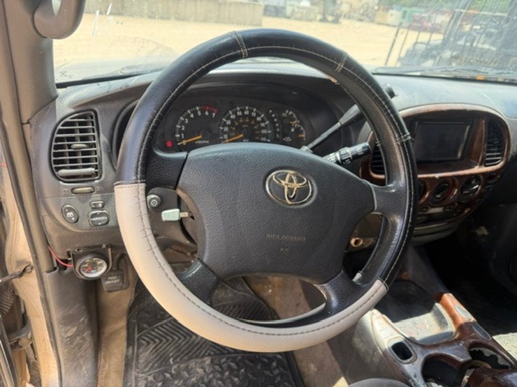 2004-toyota-tundra-image-48