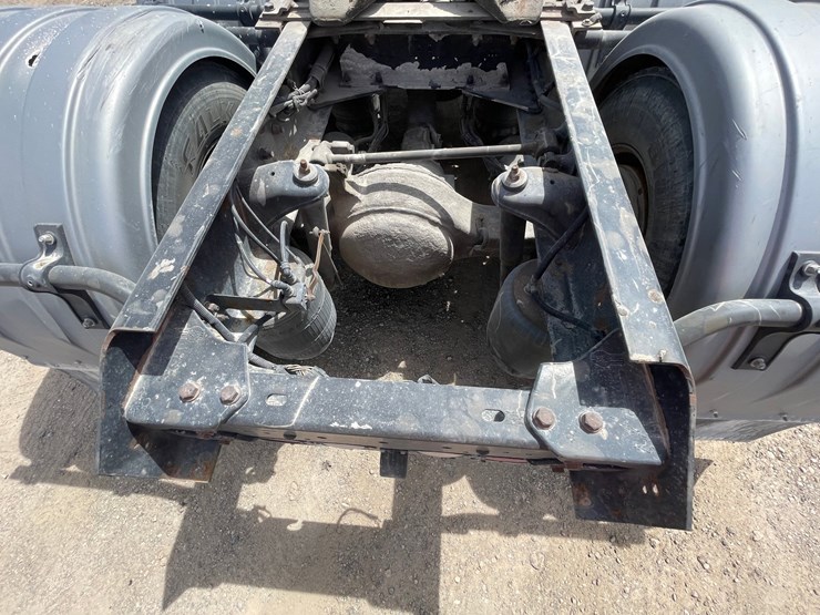 2016-kenworth-t680-image-28