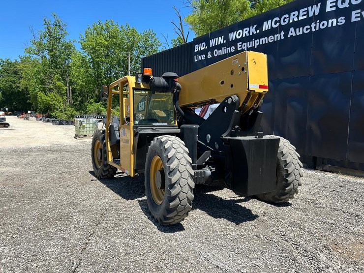 caterpillar-tl943-image-2