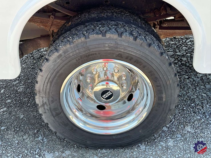 2011-ford-f450-image-8
