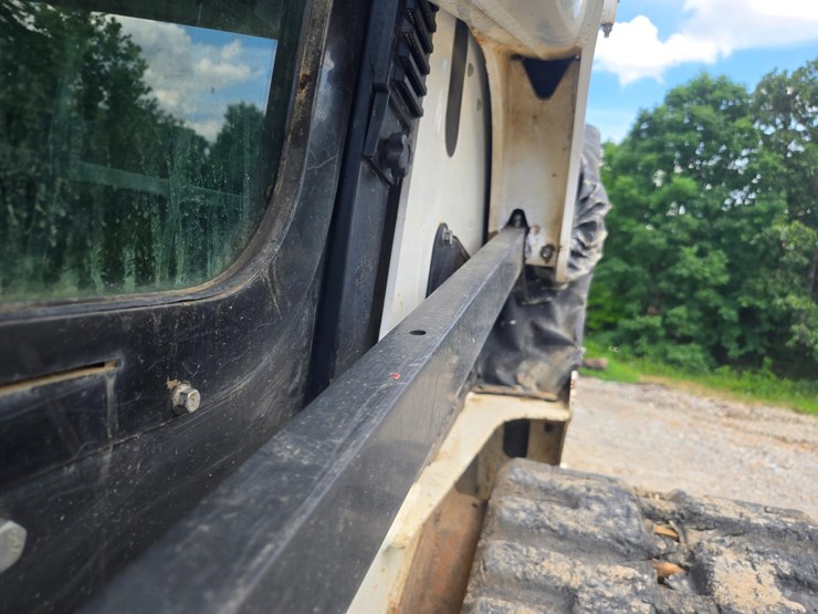 2020-bobcat-t770-image-83