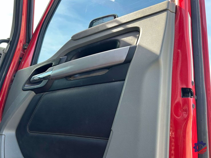 2020-kenworth-t880-image-83