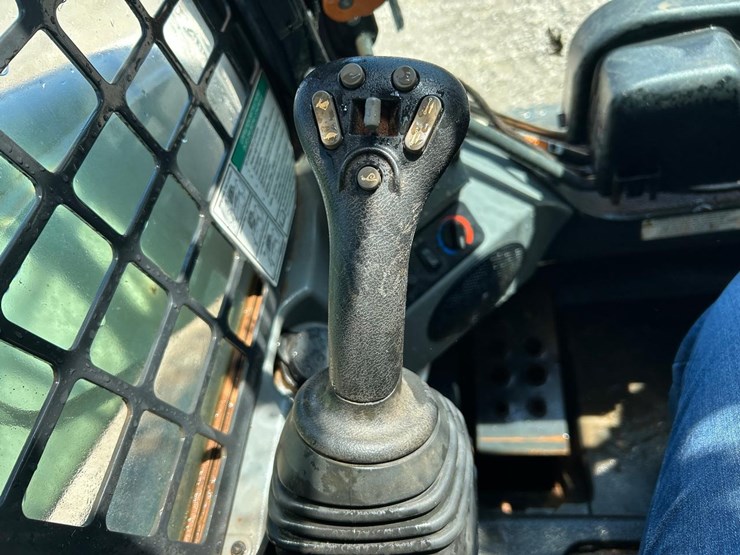 2021-bobcat-t770-image-26