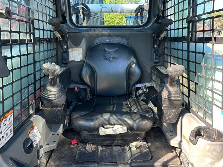 2019-bobcat-t740-image-19