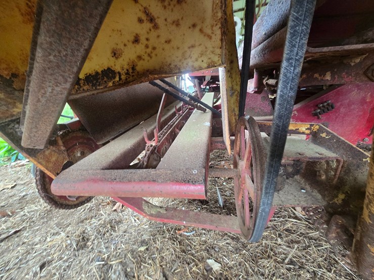 new-holland-1002-image-21