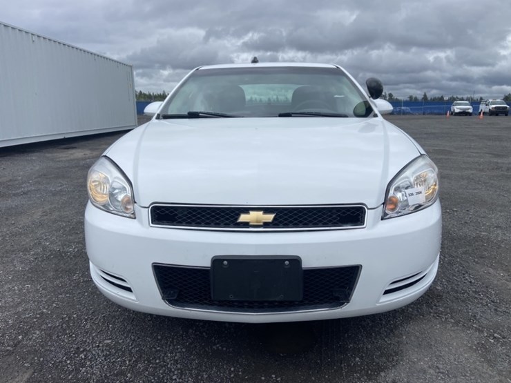 2013-chevrolet-impala-sedan-image-8